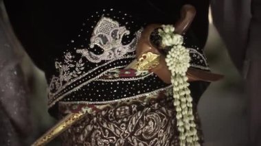 Keris ya da Kris, Endonezya kökenli geleneksel bir hançerdir.