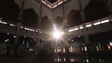 CIANJUR, Indonezya - 10 AĞUSTOS 2025. Cianjur Büyük Camii, Ebedi Gurur ve İnanç Sembolü