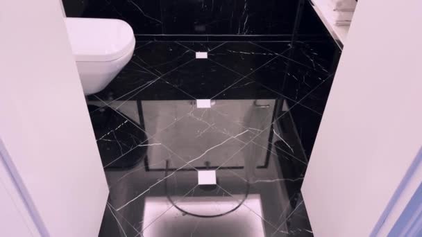 Interiér Design Dekorační Materiály Luxusní Černá Mramorová Dlažba Koupelna Pětihvězdičkovém — Stock video
