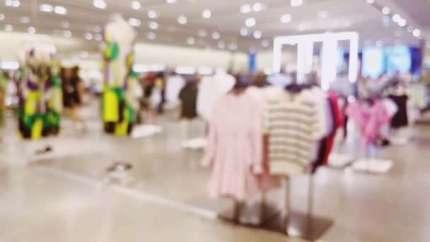 Moda Perakende Dükkan Lüks Alışveriş Merkezindeki Giyim Mağazasının Görünüşü Bulanık — Stok video