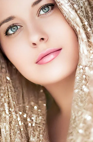 Краса Розкішна Мода Гламур Жінка Одягнена Золото Портрет — стокове фото