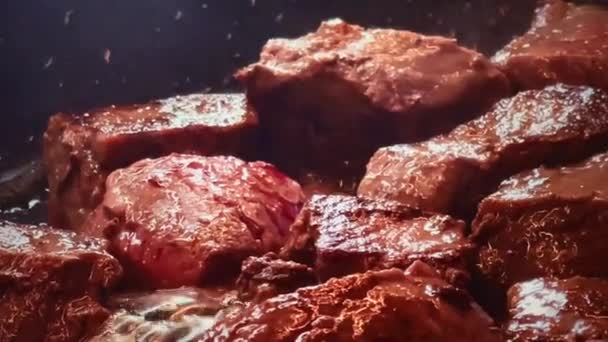 Rotes Fleisch Rezept Und Lebensmittelzubereitung Kochen Von Rindfleisch Der Pfanne — Stockvideo