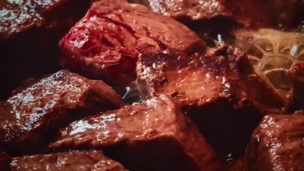Rood Vlees Recept Voedsel Bereidingsproces Koken Rundvlees Koekenpan Hoge Kwaliteit — Stockvideo