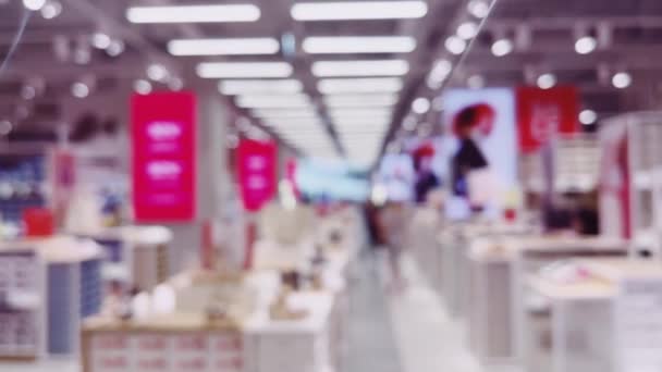 零售和商店 模糊的内景鞋类鞋店在奢侈品购物中心作为分散的背景 高质量的4K镜头 — 图库视频影像