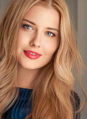 Güzellik ve kadınlık, güzel sarışın kadın uzun sarı saçlı, doğal bir portre.