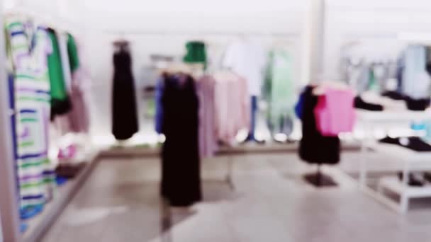 Móda Maloobchod Obchod Rozmazaný Pohled Interiér Oděvního Obchodu Luxusním Nákupním — Stock video