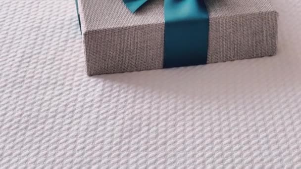 Holiday Present Luxury Online Shopping Delivery Wrapped Linen Gift Box — Vídeo de Stock