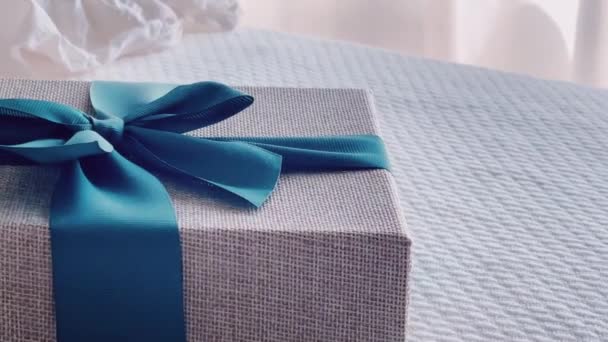 Holiday Present Luxury Online Shopping Delivery Wrapped Linen Gift Box — Stok video