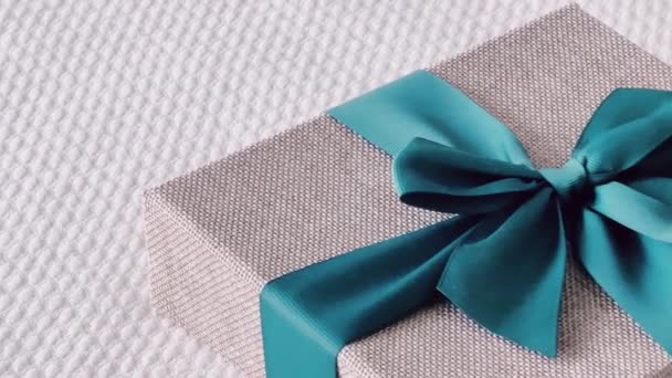 Holiday Present Luxury Online Shopping Delivery Wrapped Linen Gift Box — 图库视频影像