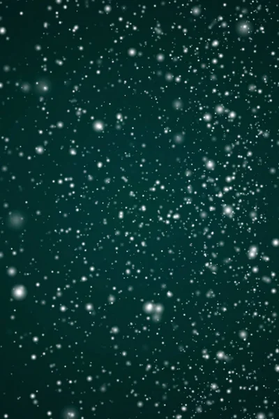 寒假和冬季背景 雪白的雪落在喜庆的绿色背景上 雪花飘落 雪花飘扬 雪花飘扬 这些都是圣诞和雪天设计的抽象雪景 — 图库照片