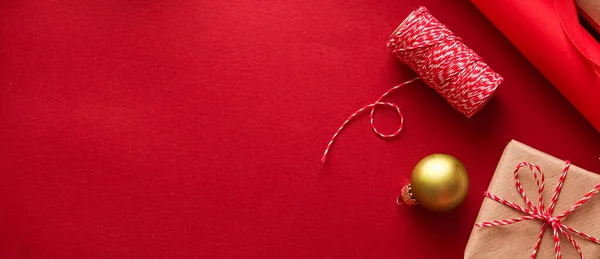 Noel Hazırlığı Boks Günü Bayram Hediyeleri Noel Hediyesi Kağıtları Kırmızı Stok Fotoğraf