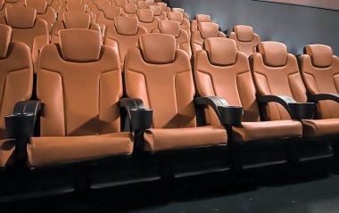 Sinema ve eğlence, TV şovu için boş kahverengi sinema koltukları ve film endüstrisi markalaşması