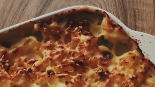 Cibo Comfort Cucina Tradizionale Inglese Torta Pesce Forno Tavolo Rustico — Video Stock