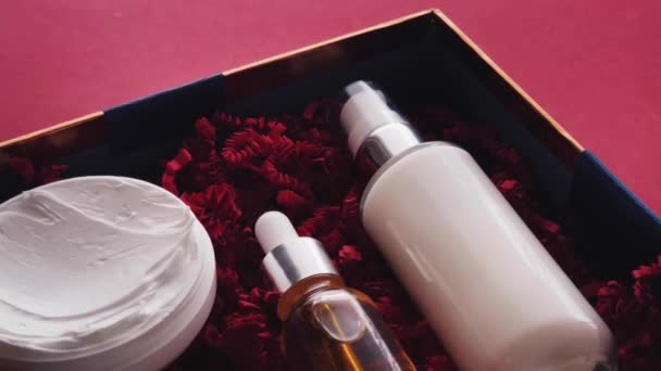 Paket Berlangganan Kotak Kecantikan Dan Produk Perawatan Kulit Mewah Latar — Stok Video