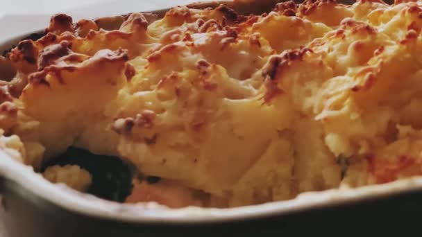 Comfort Food Traditional English Cuisine Oven Baked Fish Pie Homemade — Stok video