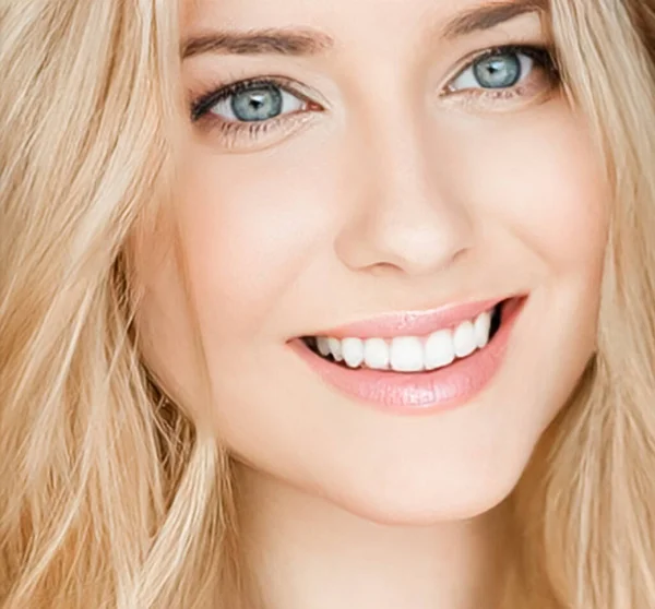 Beautiful Blonde Woman Smiling White Teeth Smile Stockfoto