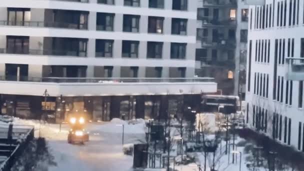 Snow Removal Machine Cleaning Roads Modern Residential Neighbourhood Snowing Weather — Αρχείο Βίντεο
