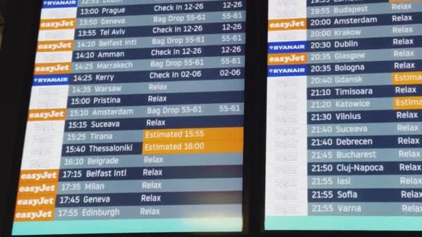 Luton Bedfordshire England United Kingdom Circa January 2023 Departures Board — Stock Video