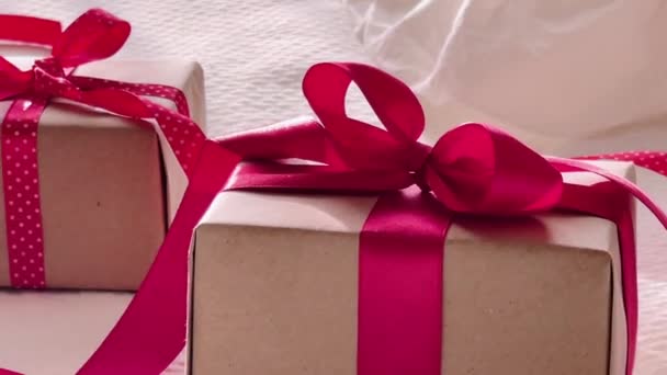 Regalos Regalos Con Cintas Rosas Navidad Días Festivos — Vídeo de stock