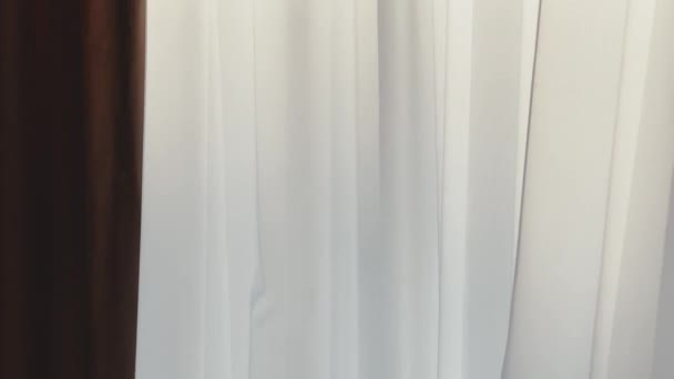 Białe Zasłony Wykonane Miękkiej Luksusowej Tkaniny Jako Materiał Dekoracji Okien — Wideo stockowe