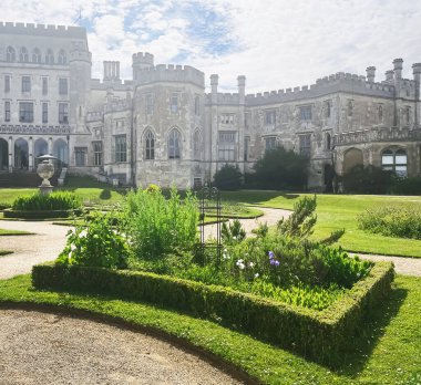 Hertfordshire, İngiltere 2022 yazı: Ashridge Evi ve Bahçeleri, illüstrasyon editörü