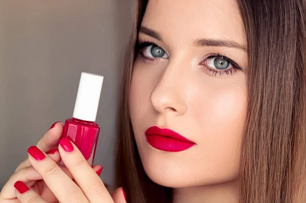 Beauty Product Makeup Cosmetics Face Portrait Beautiful Woman Nail Polish — Fotografia de Stock