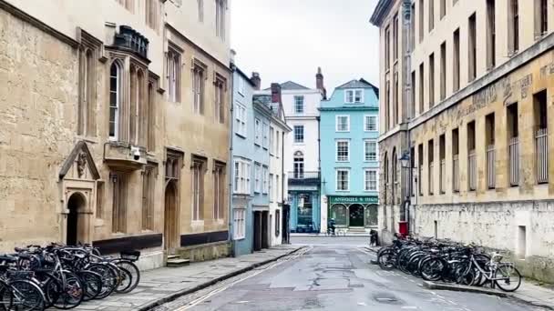 2023年3月 英国牛津 英国著名城市中心街道上的历史建筑和古董店 — 图库视频影像