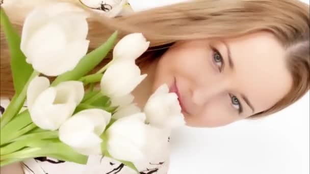 Boldog Csokor Tulipán Mosolyog Ünnep Ünneplés Meglepetés Virágok Ajándék Természetes — Stock videók