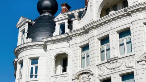 Belçika Nın Antwerp Şehrinin Tarihi Bölümünde Büyük Mimari Güneşli Bir — Stok video