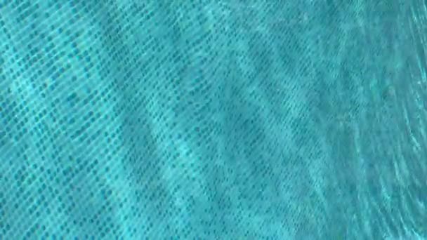 Agua Piscina Como Fondo Vacaciones Verano Textura Azul Cristal Verano — Vídeo de stock