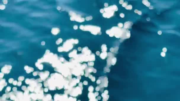 Defokussierter Meereshintergrund Mit Sonnenlicht Und Blauem Meer Sommerurlaub — Stockvideo