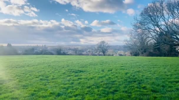 Idyllic English Countryside View Vibrant Green Fields Blue Sky Early — Stock Video