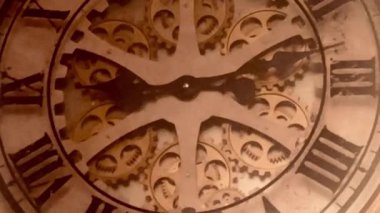 Duvardaki eski İngiliz saati, zaman ve antika konsepti.