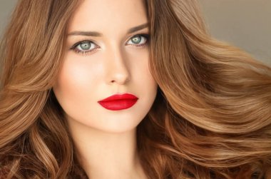 Güzellik, makyaj ve saç stili, güzel bir kadının yüz portresi, kırmızı ruj makyajı ve cilt makyajı, saç bakımı, cazibe stili ve moda fikri.