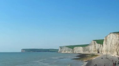 Seven Sisters tebeşir kayalıkları, Birling Geçidi Doğu Sussex, ünlü, tarihi, sahil manzarası, doğa ve deniz kıyısı, bahar yolculuğu konsepti