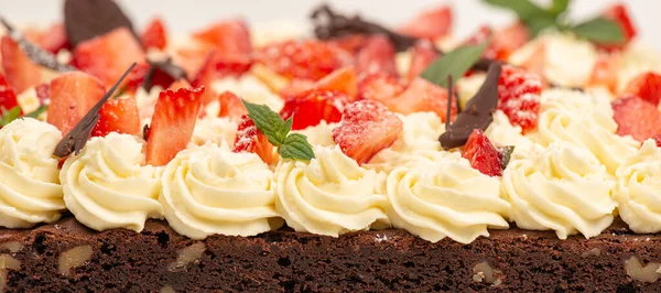 Deliciously Rich Cake Brownie Slice Chantilly Cream Fresh Strawberry Fotografia De Stock