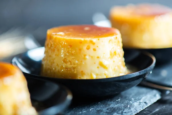 Creme Caramel Flan Oder Karamellpudding Ist Ein Pudding Dessert Mit Stockfoto
