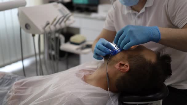 Durerea Dentară Conceptul Stomatologie Tratament Real Raport Medicul Dentist Injectează — Videoclip de stoc