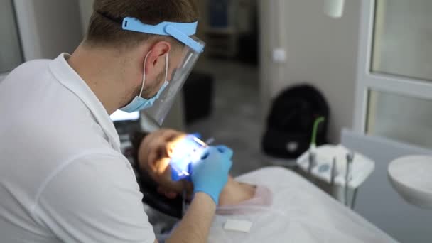 Tooth Pain Dentistry Concept Real Treatment Reportage Dentist Injects Anesthetic — Video Stock