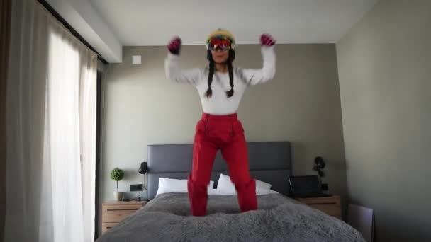 Funny Asian Girl Snowboarder Slide Bed Bedroom Home Dreaming Trip — Vídeos de Stock