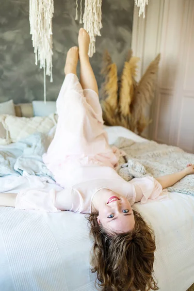 Smiling Young Girl Relaxing Bed Morning Modern Cozy Home — Stock Photo, Image