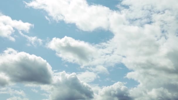 Modrá Obloha Bílé Mraky Krajina Bílé Mraky Kumulus Mrak Cloudscape — Stock video