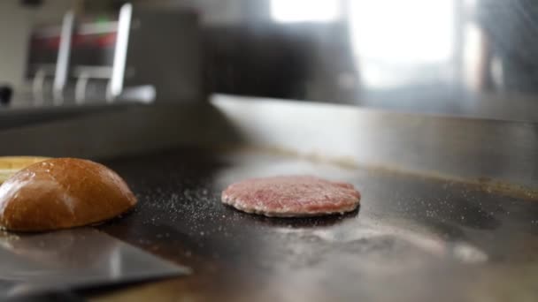 Chef Kitchen Restaurant Makes Cutlets Burgers Adding Salt — Stock Video