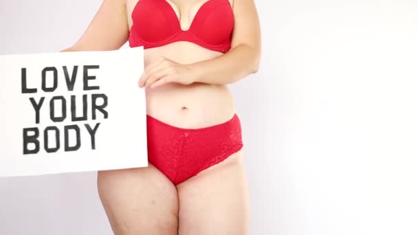 Portrait Femme Aimante Taille Sous Vêtements Rouges Sur Fond Blanc — Video