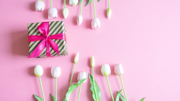 Muttertag Frauentag Valentinstag Oder Geburtstagsfeiertag Pastellrosa Hintergrund Geschenk Box Schön — Stockvideo