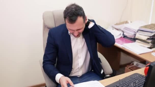 Business Man Sitting Office Feeling Pain Neck Tired Expression Time — Stock Video
