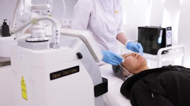 Cleaning Face Beauty Spa Peeling Procedure Woman Patient Cosmetology Clinic — Αρχείο Βίντεο