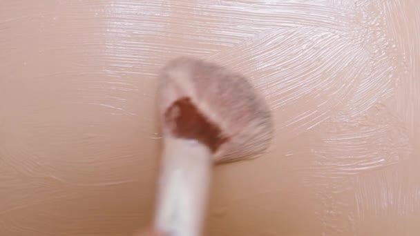 Frotiu Bej Cremă Fundație Tonală Aproape Pată Perie Textură Pastelată — Videoclip de stoc