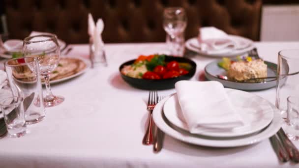 Table Setting Snacks Fine Restaurant Dinner Table Place Setting — Stock Video