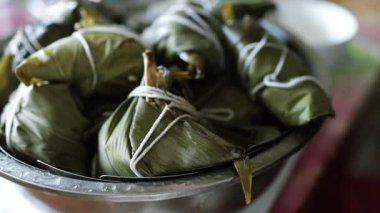 Mutfaktaki buğulanmış Çin pilavlı hamur tatlısı..